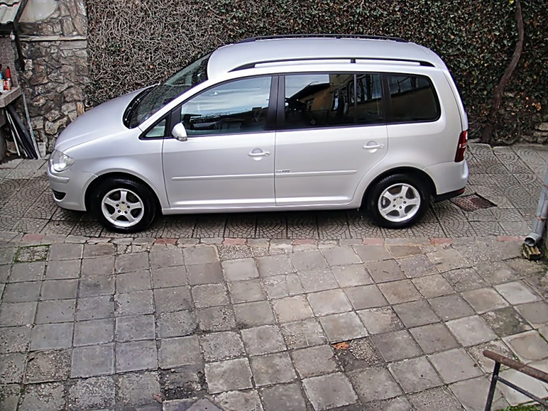VW Touran 1.6  ГЕРМАНИЯ, снимка 7 - Автомобили и джипове - 52663770