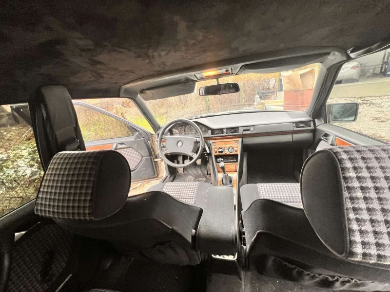 Mercedes-Benz 124 200E, снимка 13 - Автомобили и джипове - 53399023