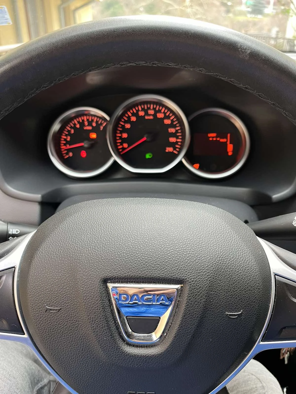 Dacia Sandero  - изображение 9
