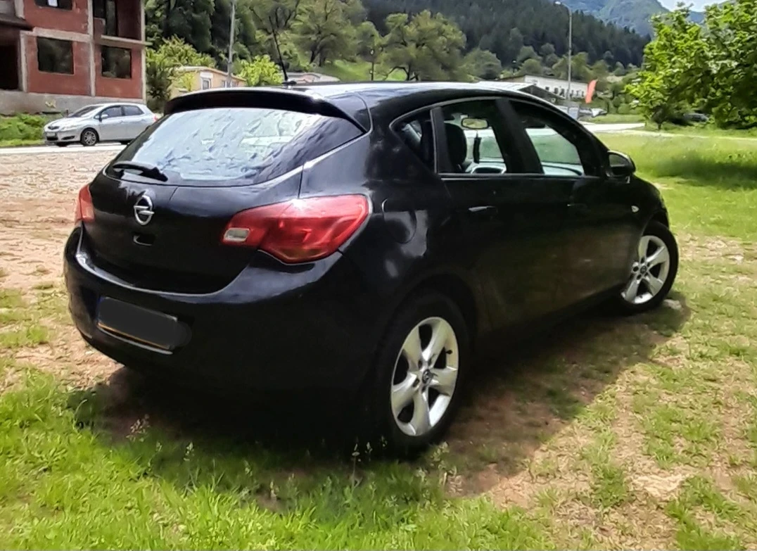 Opel Astra 1, 7DTR - изображение 4