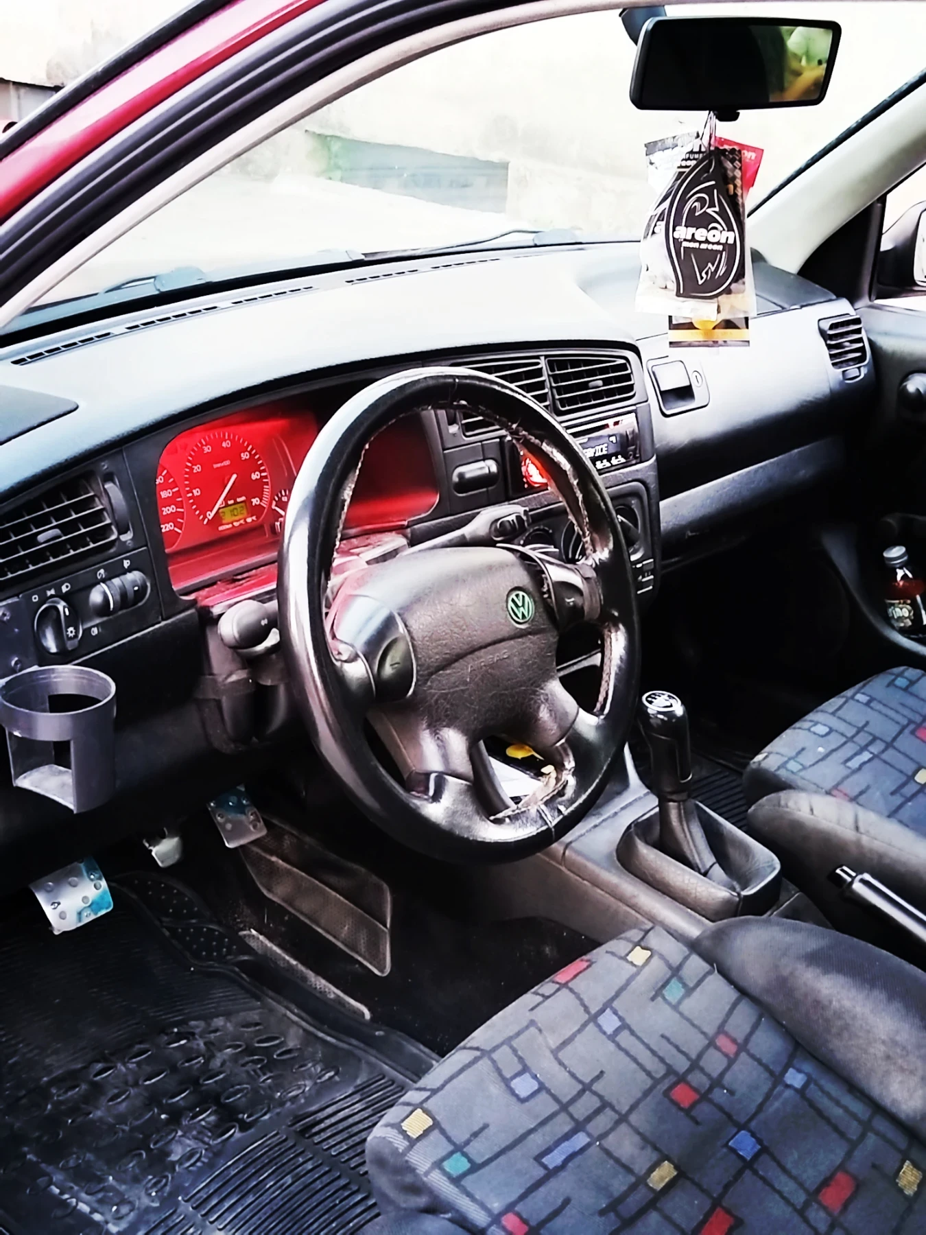 VW Golf 1.6 - изображение 10