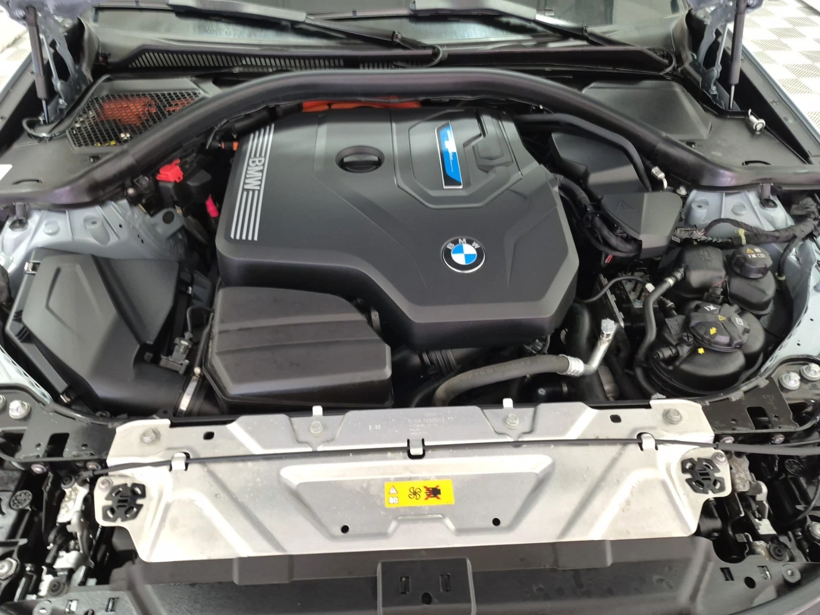 BMW 330 HYBRID * * CARFAX * * АВТО КРЕДИТ * * , снимка 10 - Автомобили и джипове - 53759295