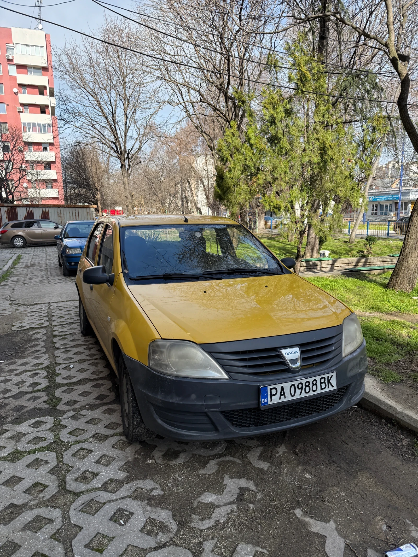 Dacia Logan, снимка 4 - Автомобили и джипове - 53827796