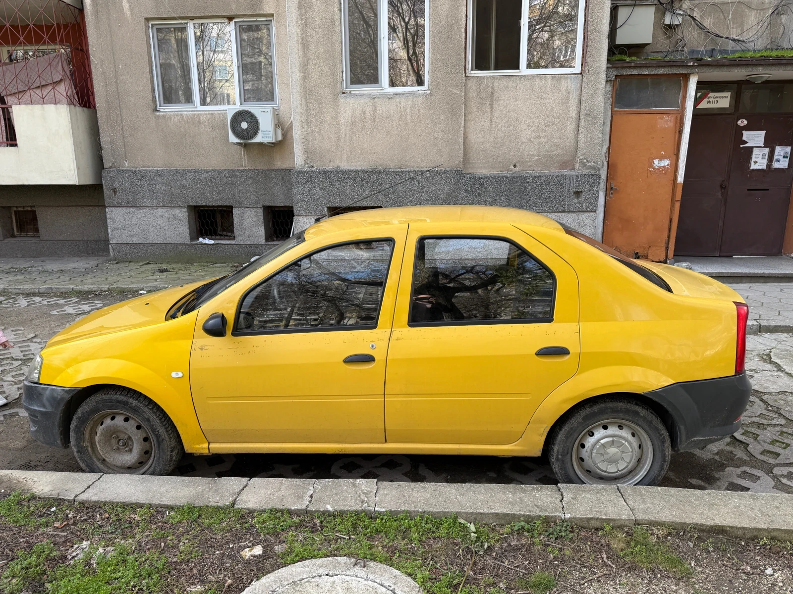 Dacia Logan, снимка 3 - Автомобили и джипове - 53827796