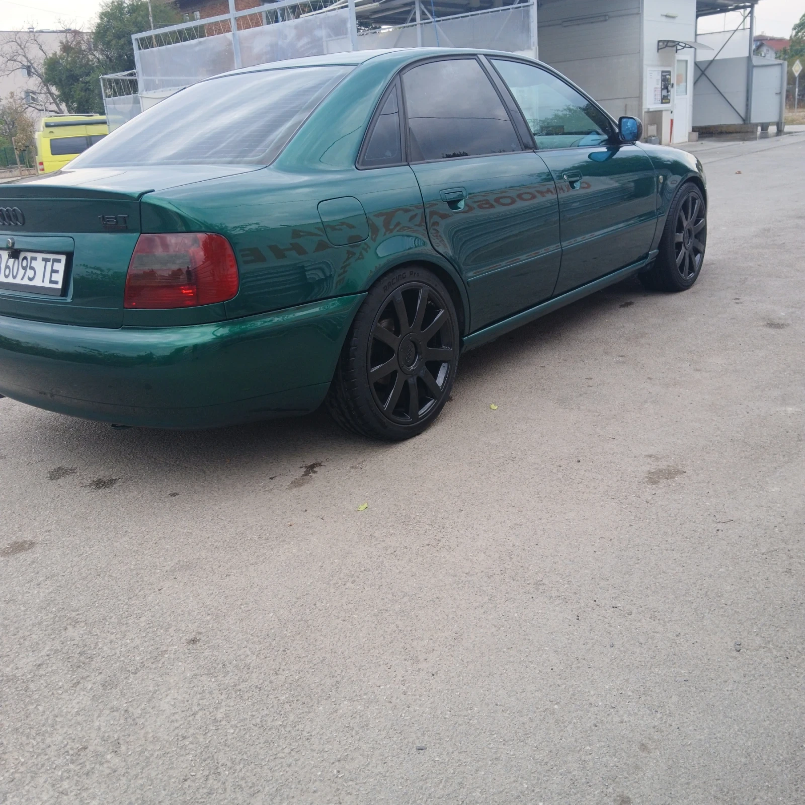 Audi A4 1.8t, снимка 11 - Автомобили и джипове - 53989817