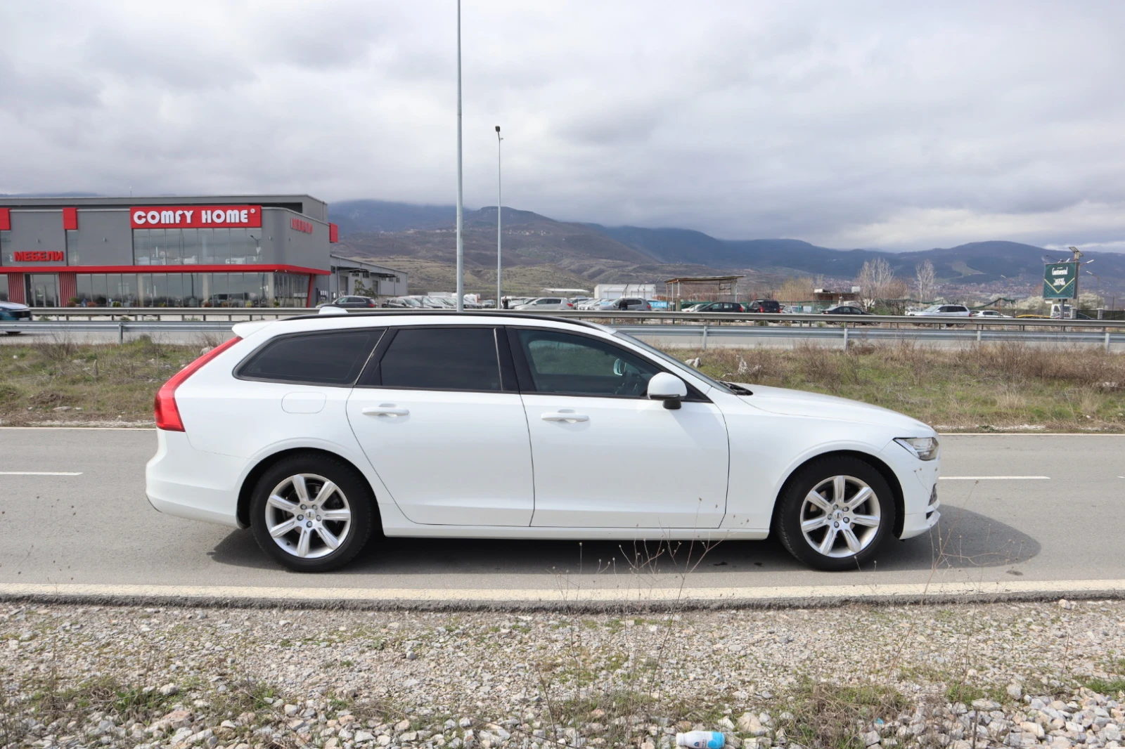 Volvo V90 D3, снимка 8 - Автомобили и джипове - 54006654