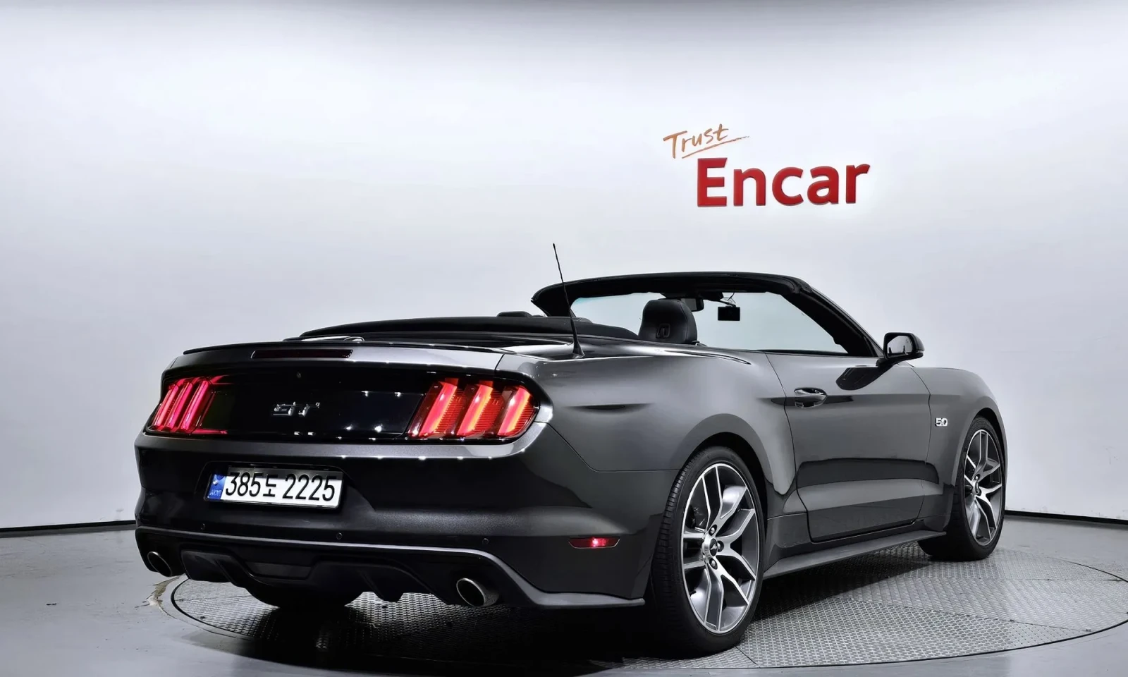 Ford Mustang 5.0 | ОБДУХ | ПОДГРЕВИ | ЕЛ СЕДАЛКИ | BLINDSPOT AS, снимка 2 - Автомобили и джипове - 54123381