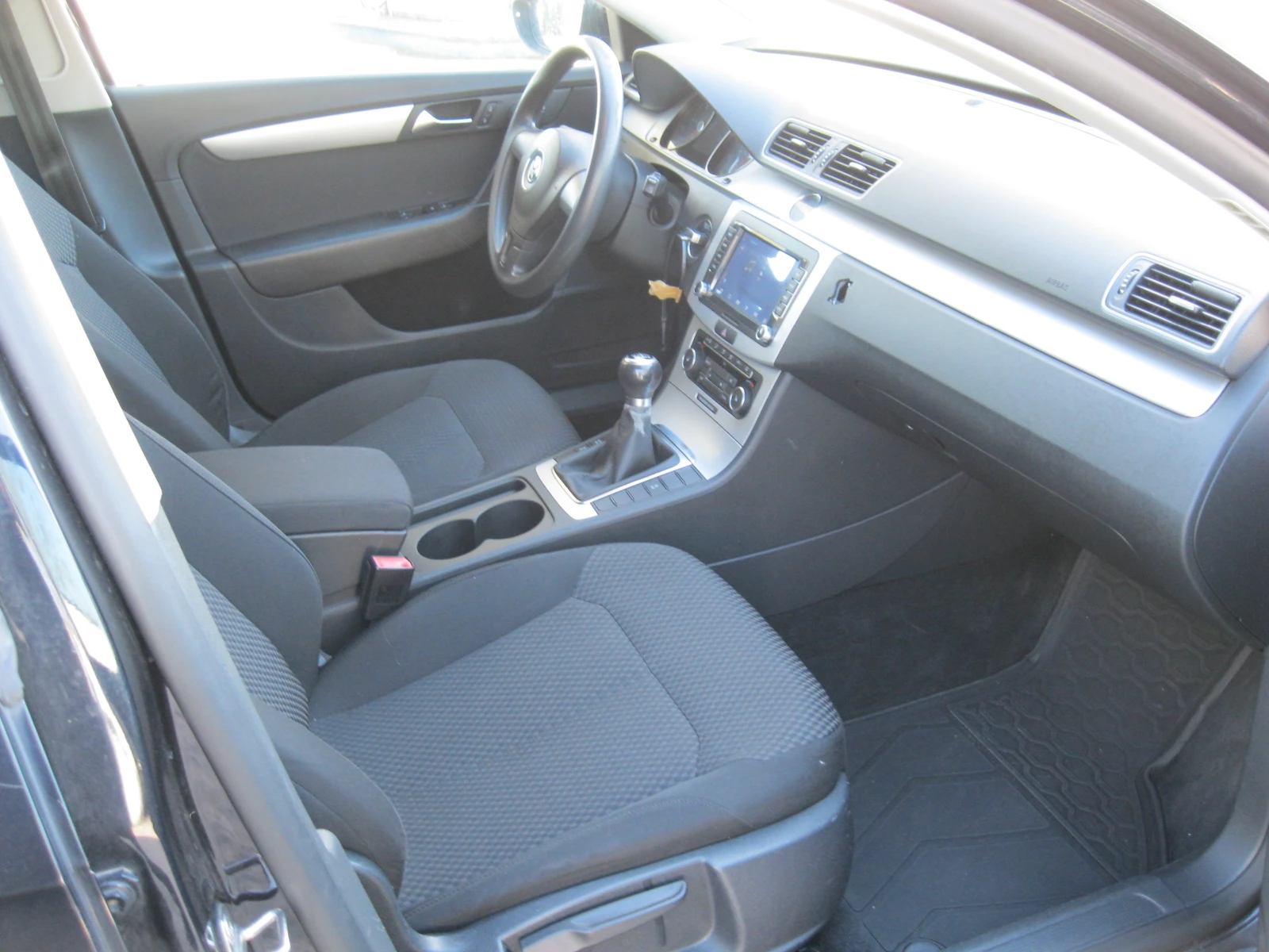 VW Passat, снимка 13 - Автомобили и джипове - 54321534