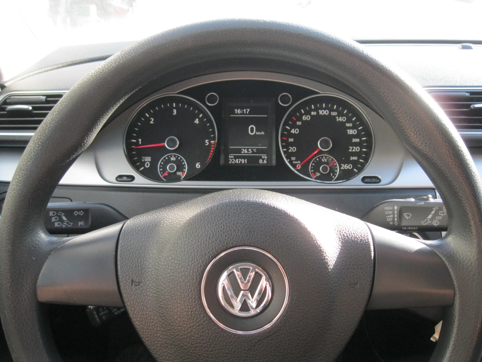 VW Passat, снимка 15 - Автомобили и джипове - 54321534