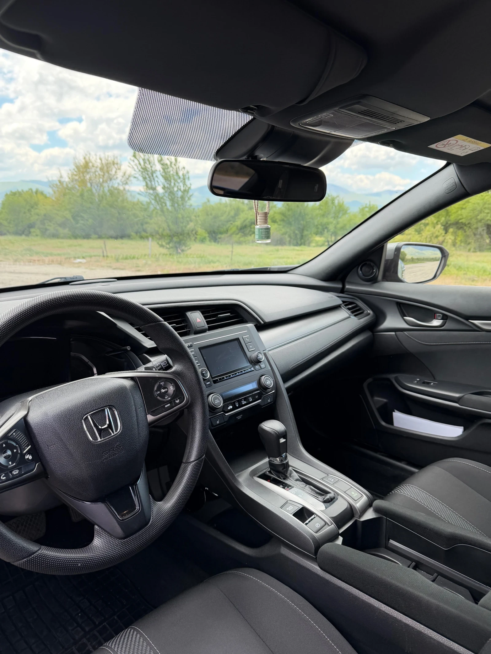 Honda Civic 1.0 VTEC Comfort Turbo, снимка 6 - Автомобили и джипове - 54397488