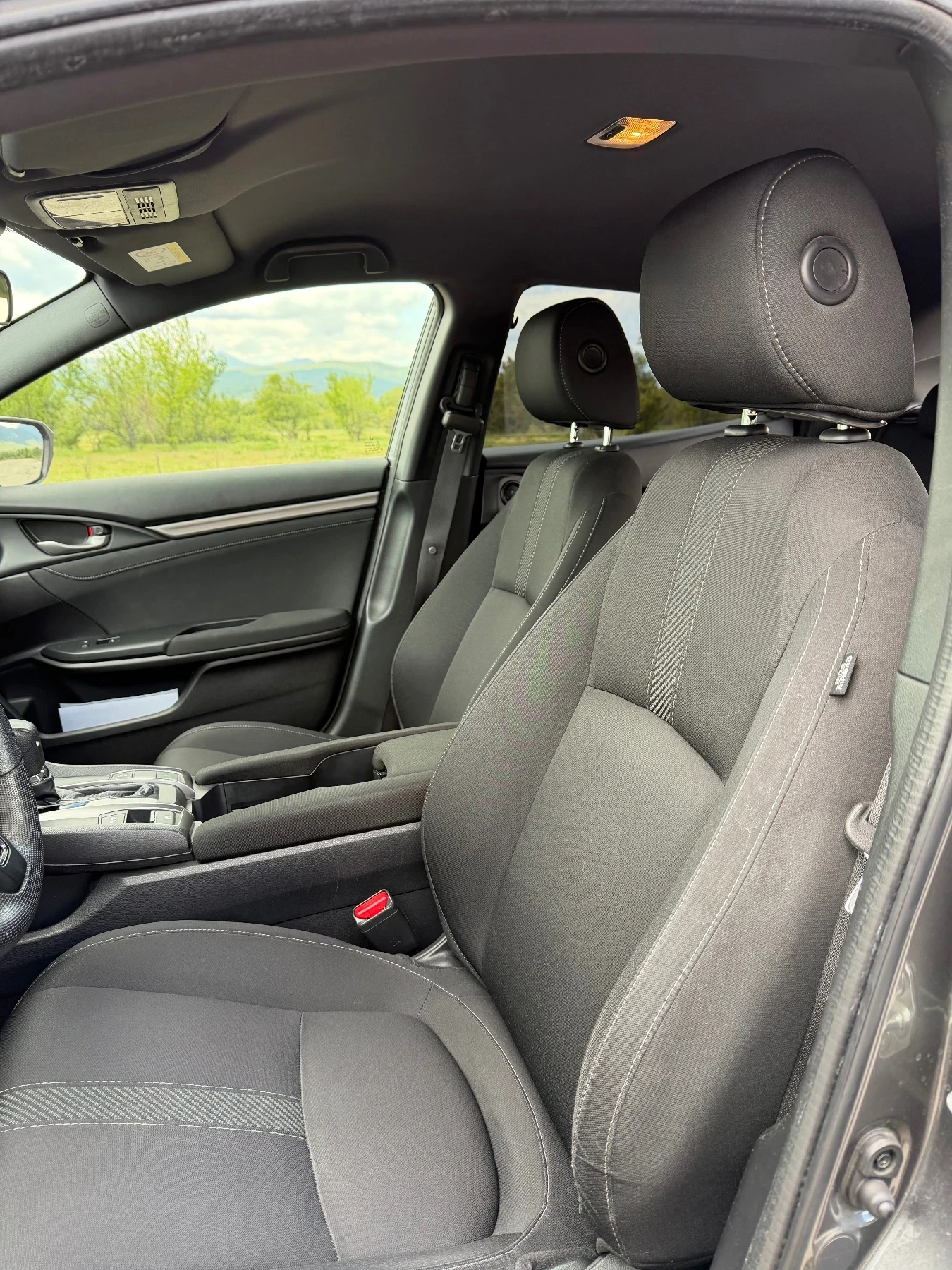Honda Civic 1.0 VTEC Comfort Turbo, снимка 7 - Автомобили и джипове - 54397488