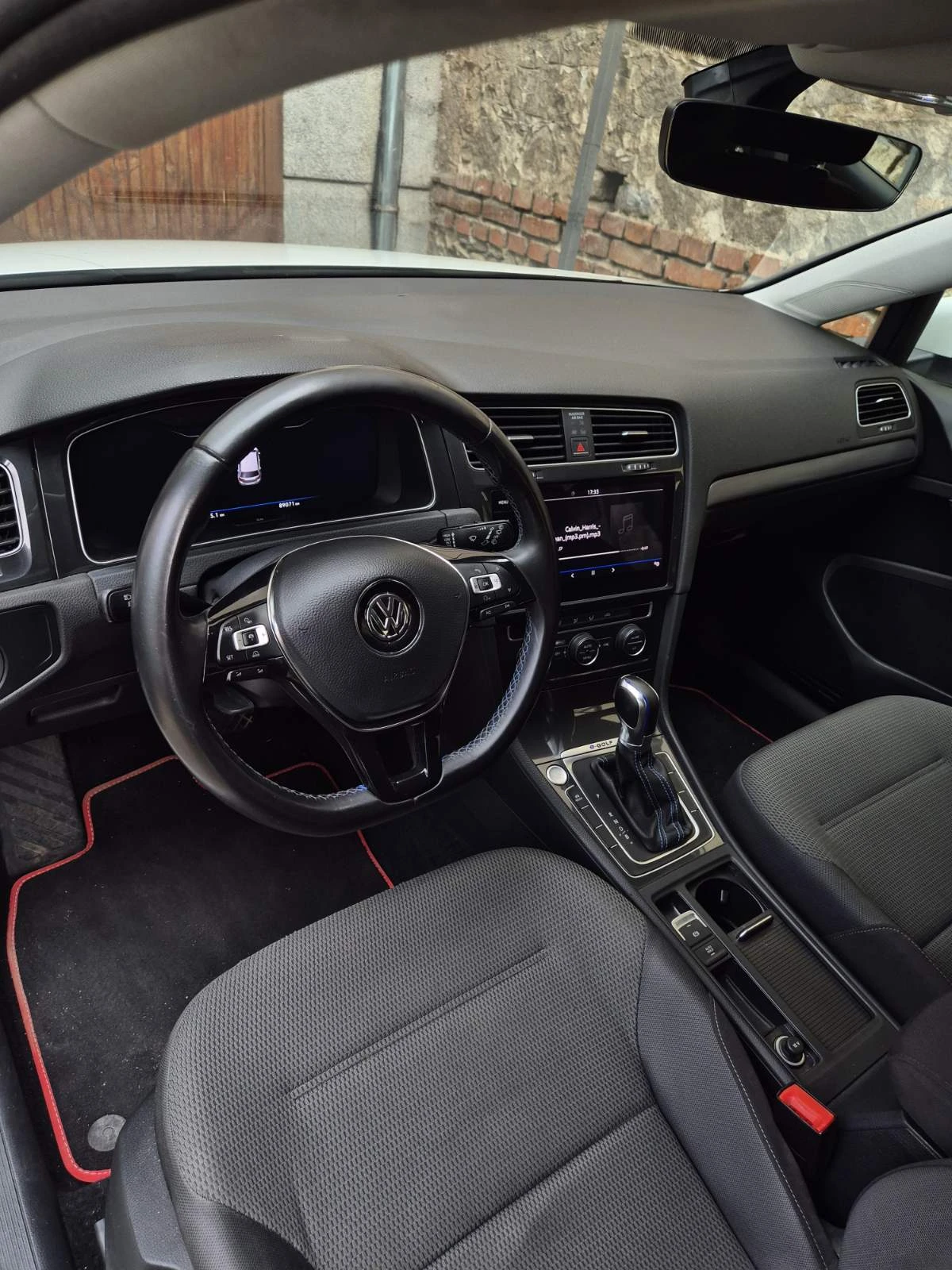 VW Golf 36kW Digital Luxury, снимка 7 - Автомобили и джипове - 56651619