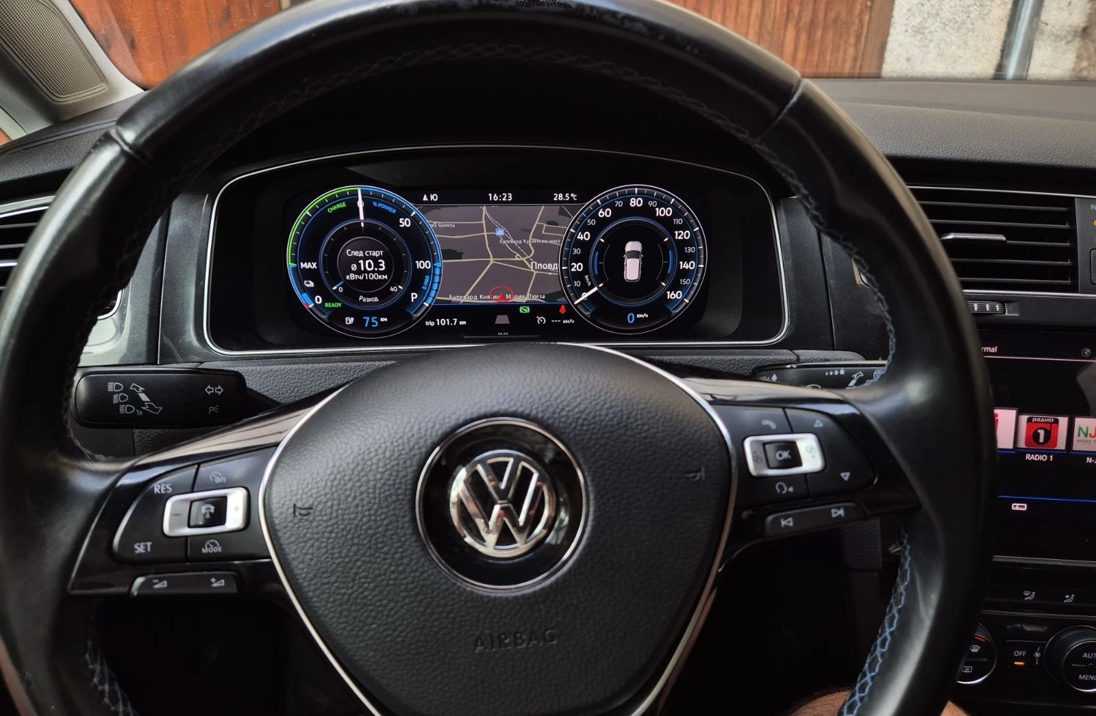 VW Golf 36kW Digital Luxury, снимка 5 - Автомобили и джипове - 56651619
