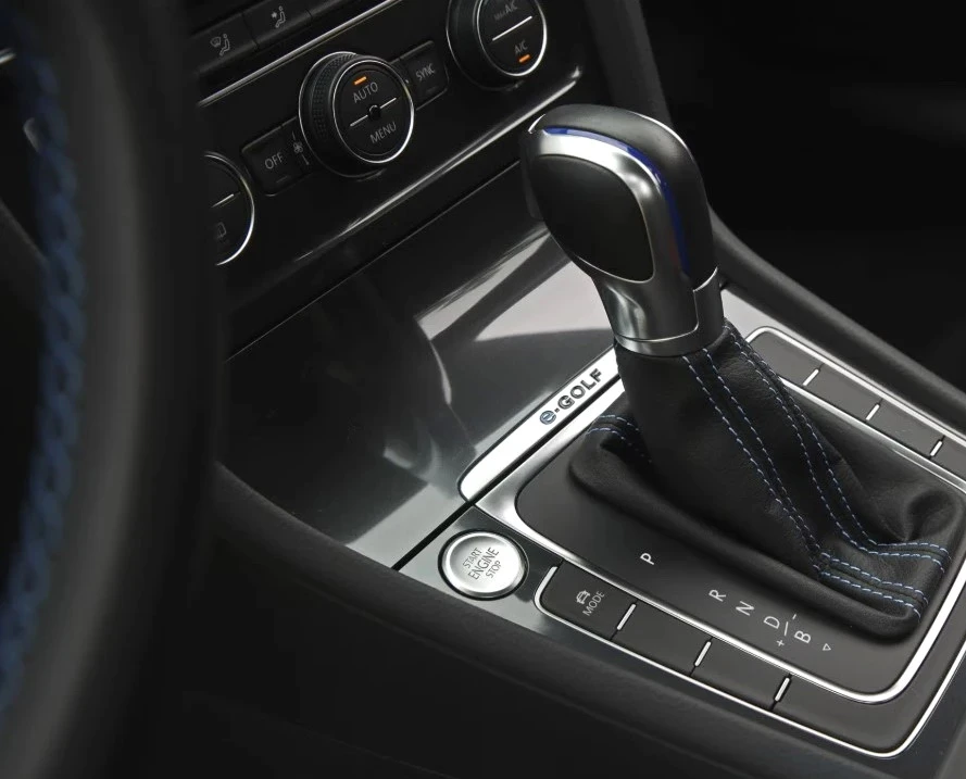 VW Golf 36kW Digital Luxury, снимка 13 - Автомобили и джипове - 56651619
