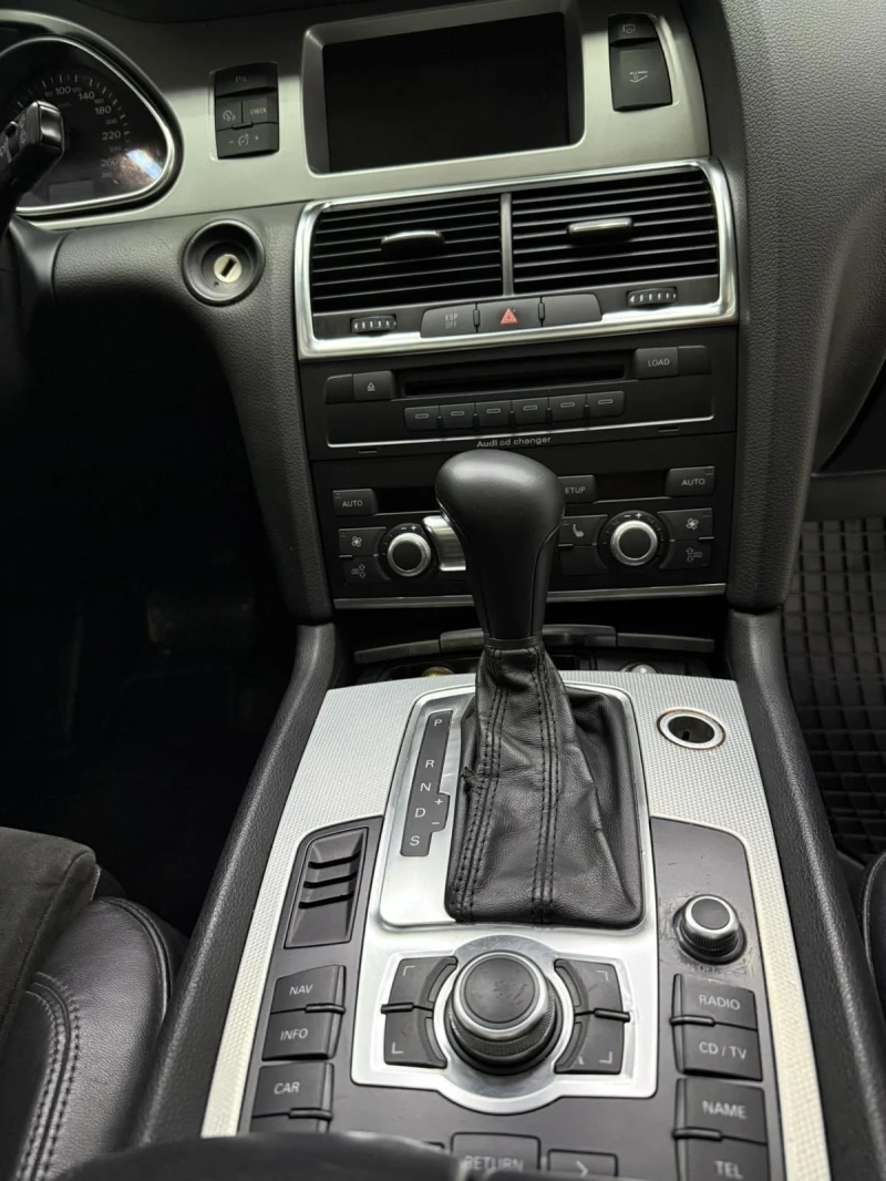 Audi Q7 3.0 , снимка 13 - Автомобили и джипове - 52663438
