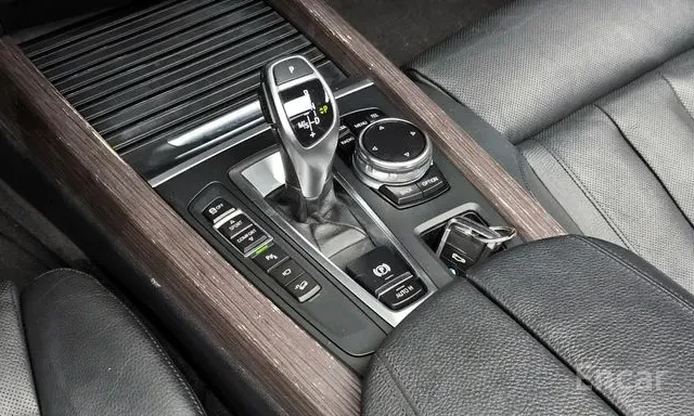 BMW X5 40D * M ПАКЕТ * ОБДУХВАНЕ * HEAD UP * 360 КАМЕРА *, снимка 9 - Автомобили и джипове - 56116144