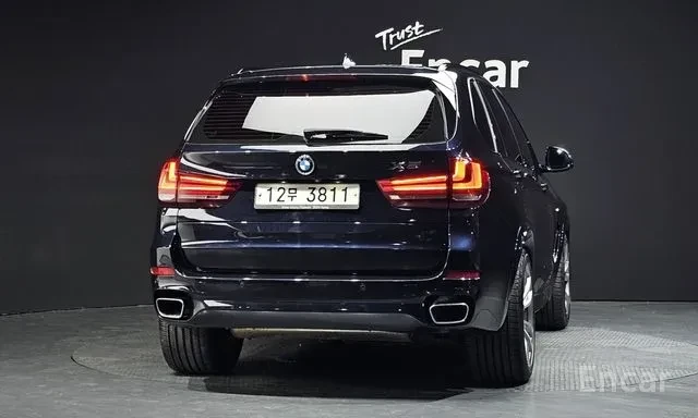 BMW X5 40D * M ПАКЕТ * ОБДУХВАНЕ * HEAD UP * 360 КАМЕРА *, снимка 4 - Автомобили и джипове - 56116144