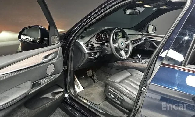 BMW X5 40D * M ПАКЕТ * ОБДУХВАНЕ * HEAD UP * 360 КАМЕРА *, снимка 5 - Автомобили и джипове - 56116144
