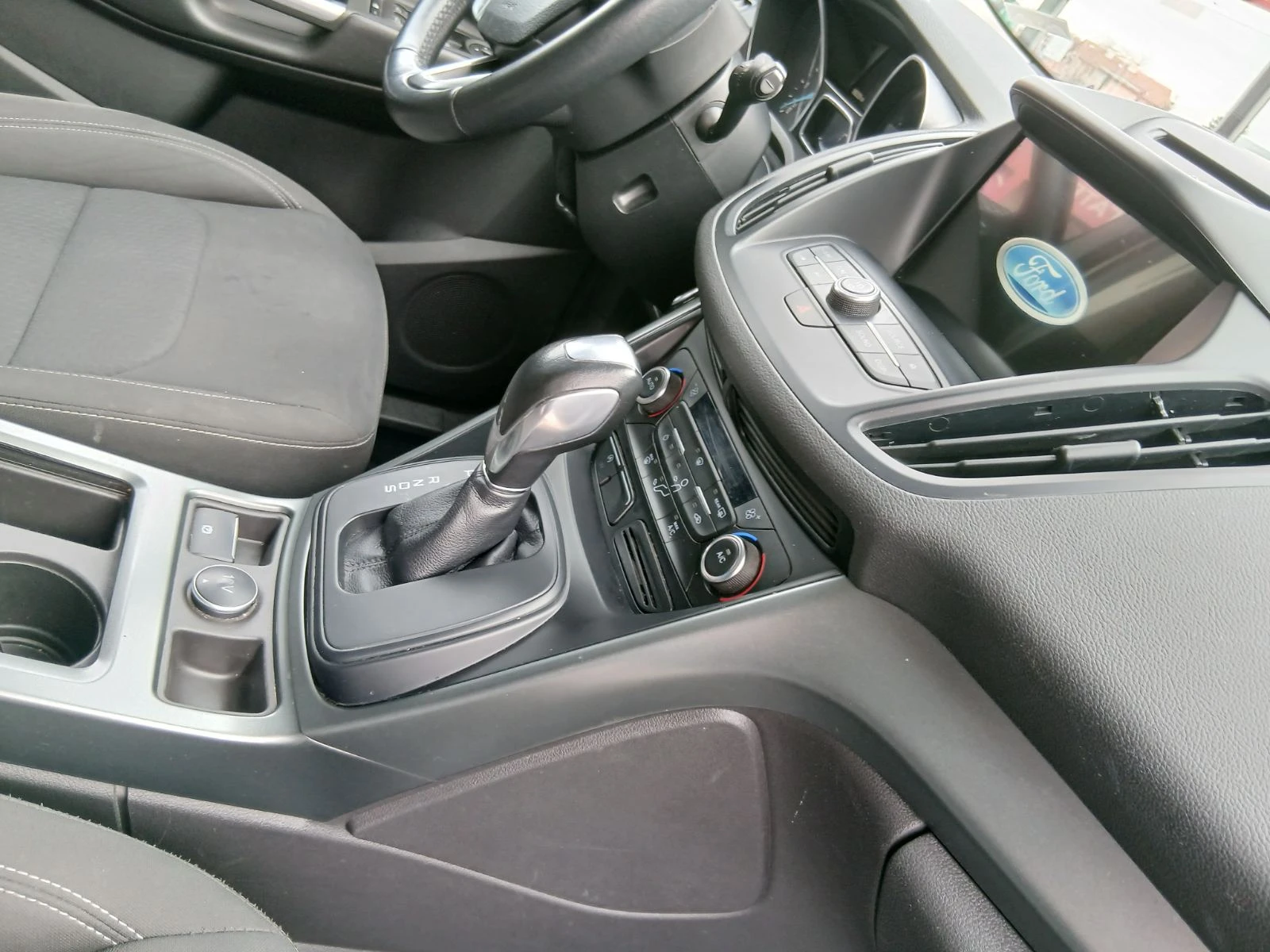 Ford Kuga 2.0 TDCI - изображение 2