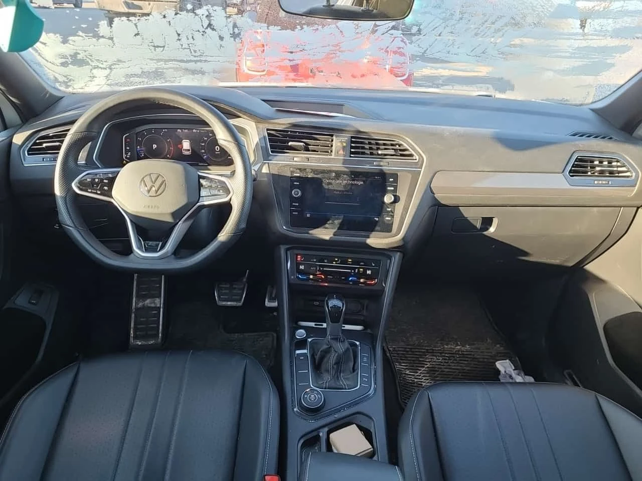 VW Tiguan  R LINE BLACK EDITION * 2 KEYS* PANO* CARFAX *  | Mobile.bg � ����������� 12