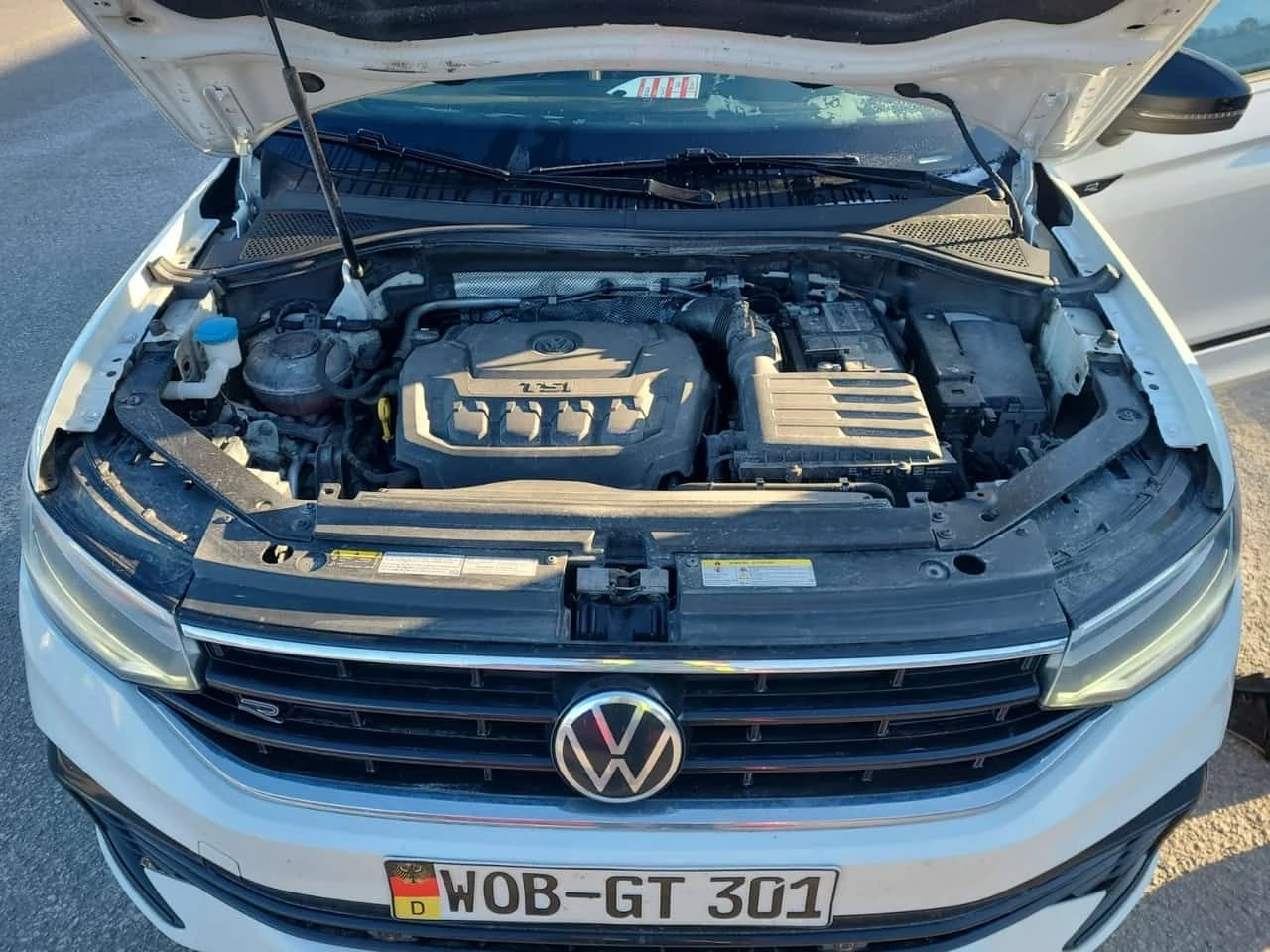 VW Tiguan  R LINE BLACK EDITION * 2 KEYS* PANO* CARFAX *  - изображение 8