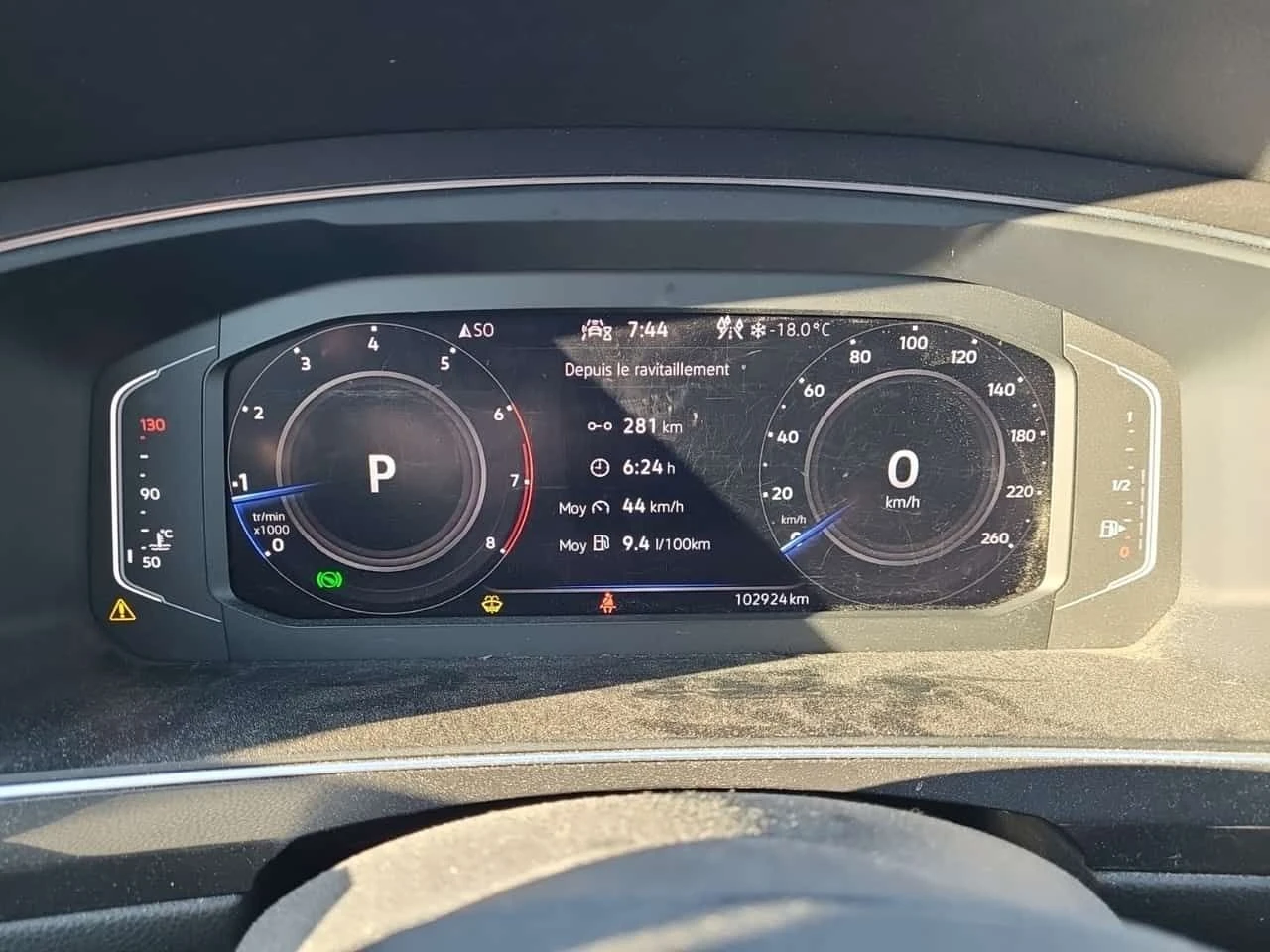 VW Tiguan  R LINE BLACK EDITION * 2 KEYS* PANO* CARFAX *  | Mobile.bg � ����������� 11