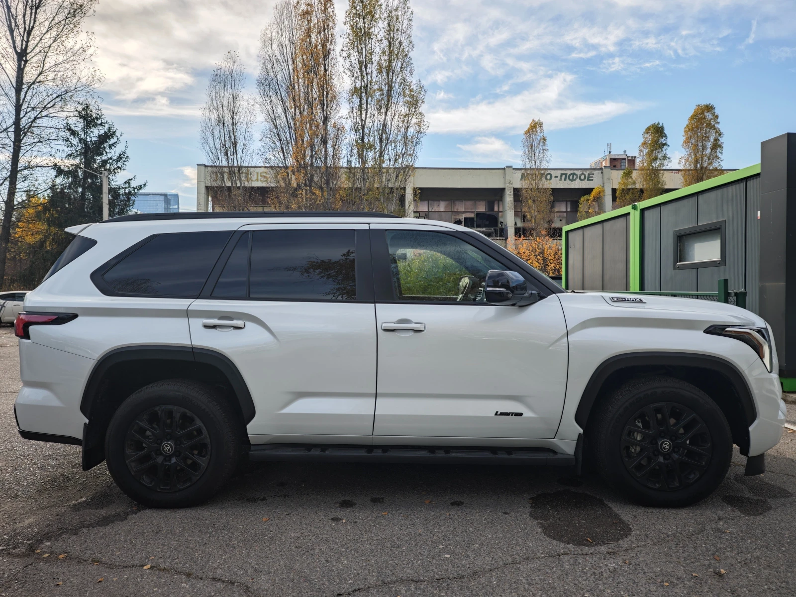 Toyota Sequoia i-FORCE MAX Full Hybrid 4WD ECT-i - изображение 6