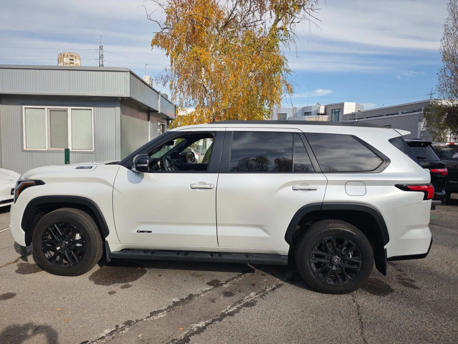 Toyota Sequoia i-FORCE MAX Full Hybrid 4WD ECT-i - изображение 5