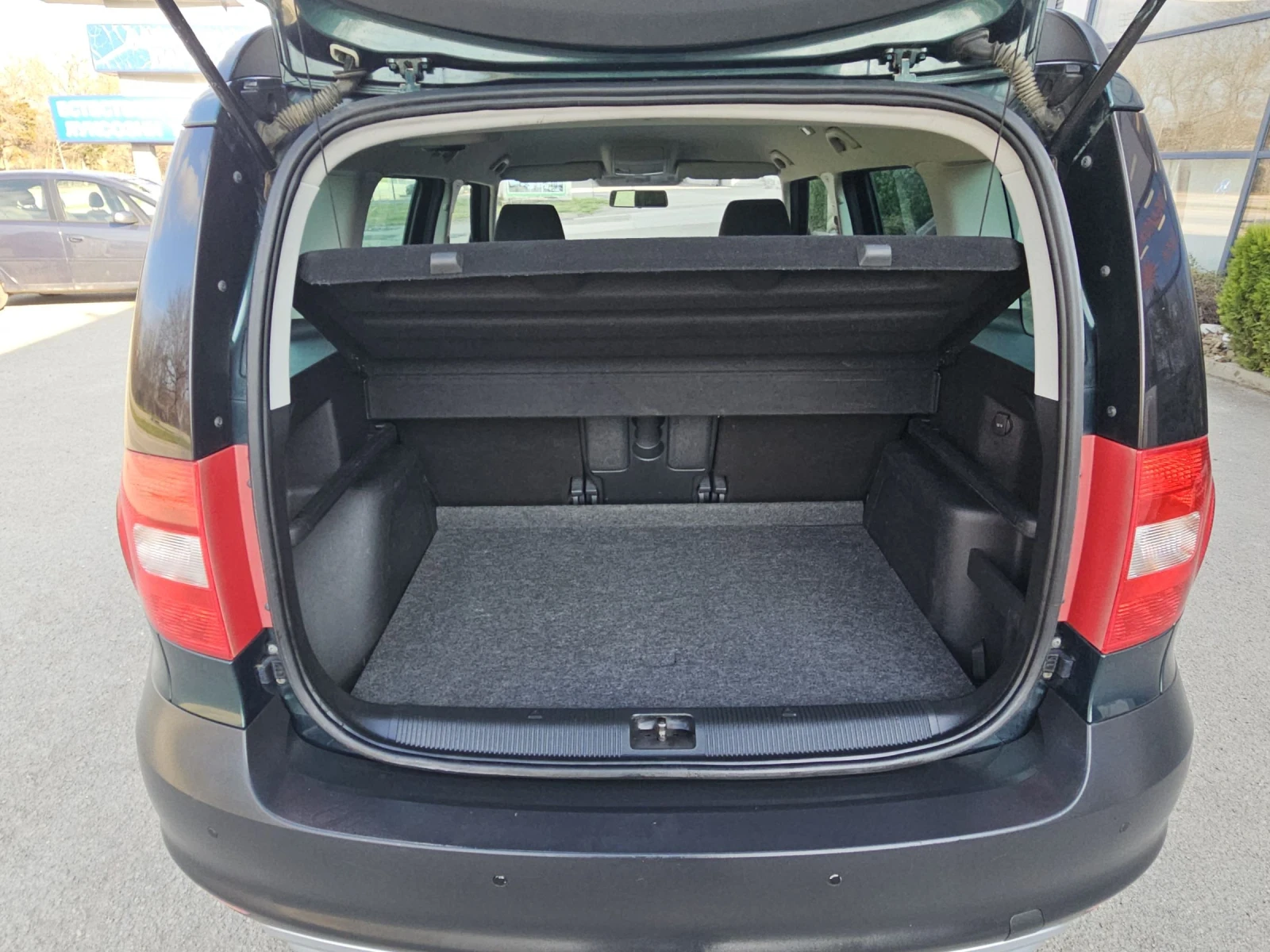 Skoda Yeti 2.0tdi----4x4, снимка 9 - Автомобили и джипове - 54044547