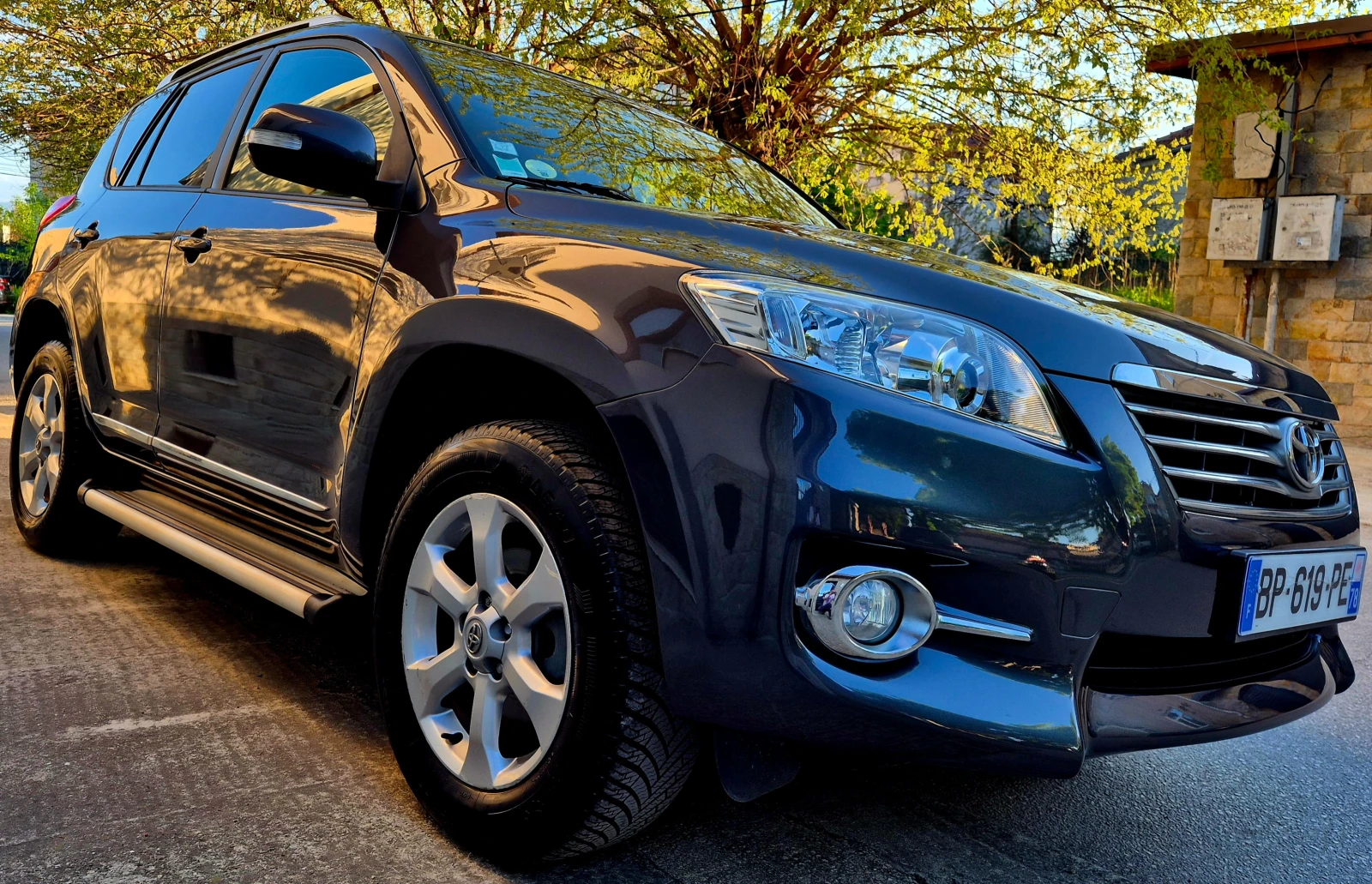 Toyota Rav4 2.2d4d-EXECUTIVE- кожаnavi-veriga-6скорости-japan 