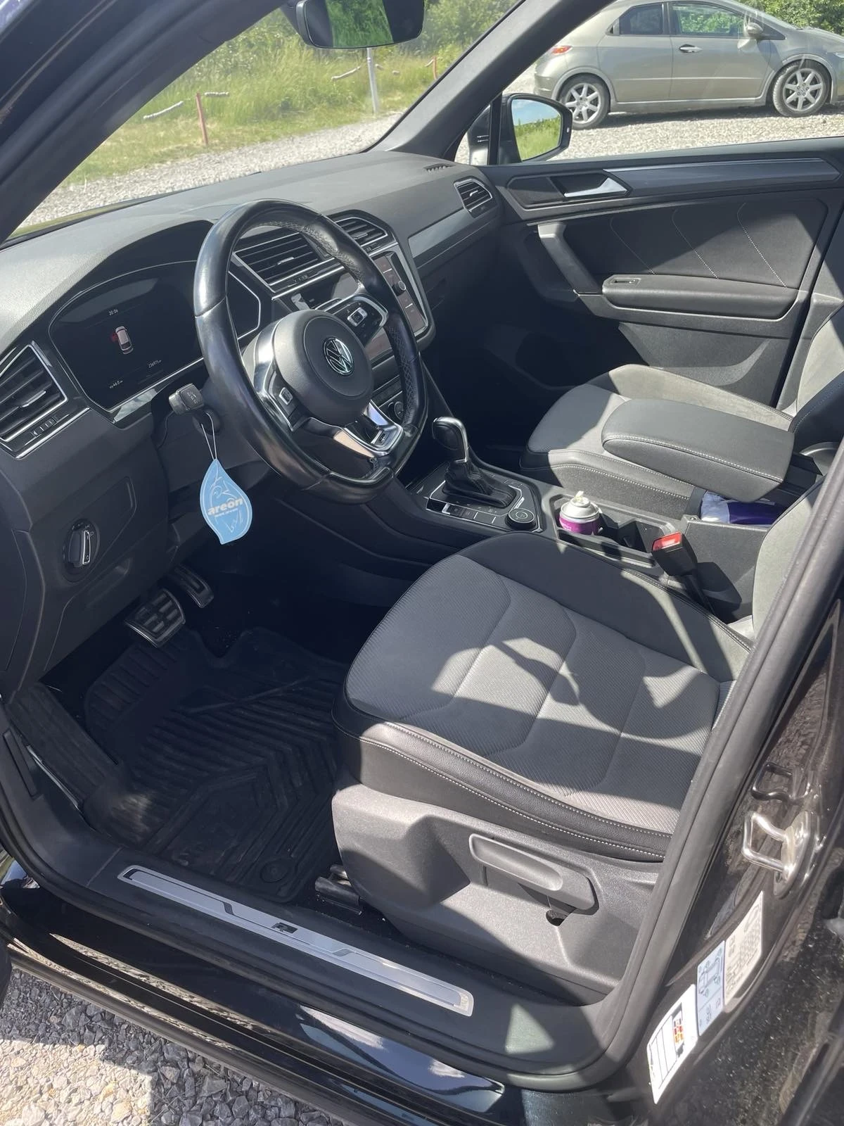 VW Tiguan R line 2.0 TDI , снимка 7 - Автомобили и джипове - 54713336