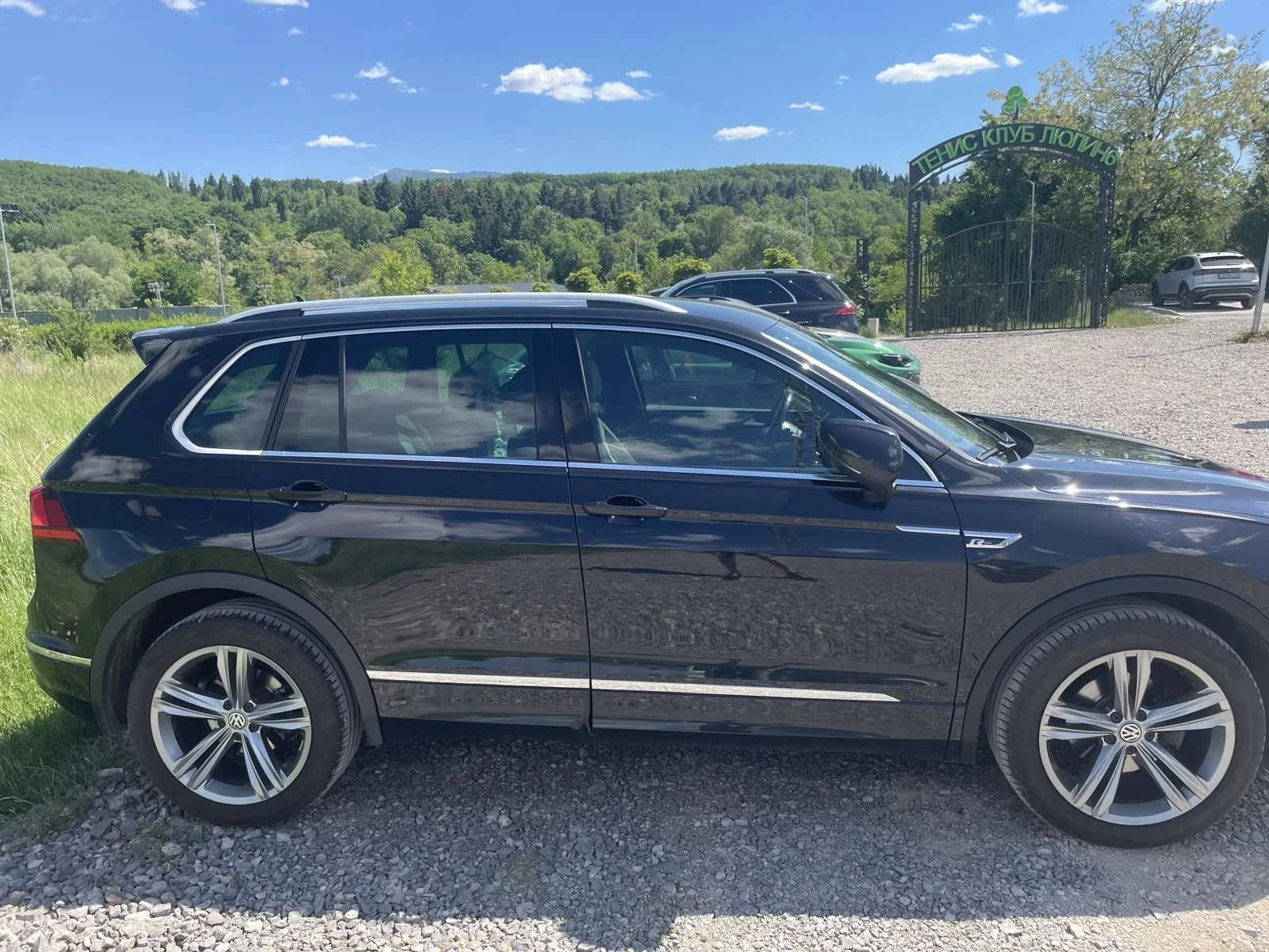 VW Tiguan R line 2.0 TDI , снимка 4 - Автомобили и джипове - 54713336