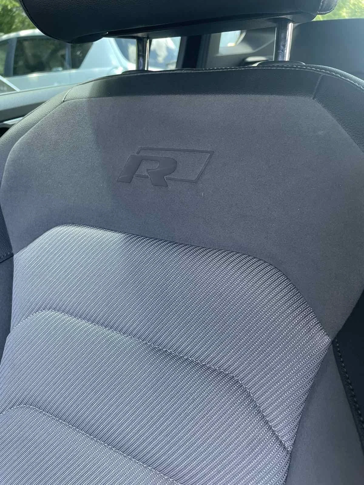 VW Tiguan R line 2.0 TDI , снимка 9 - Автомобили и джипове - 54713336