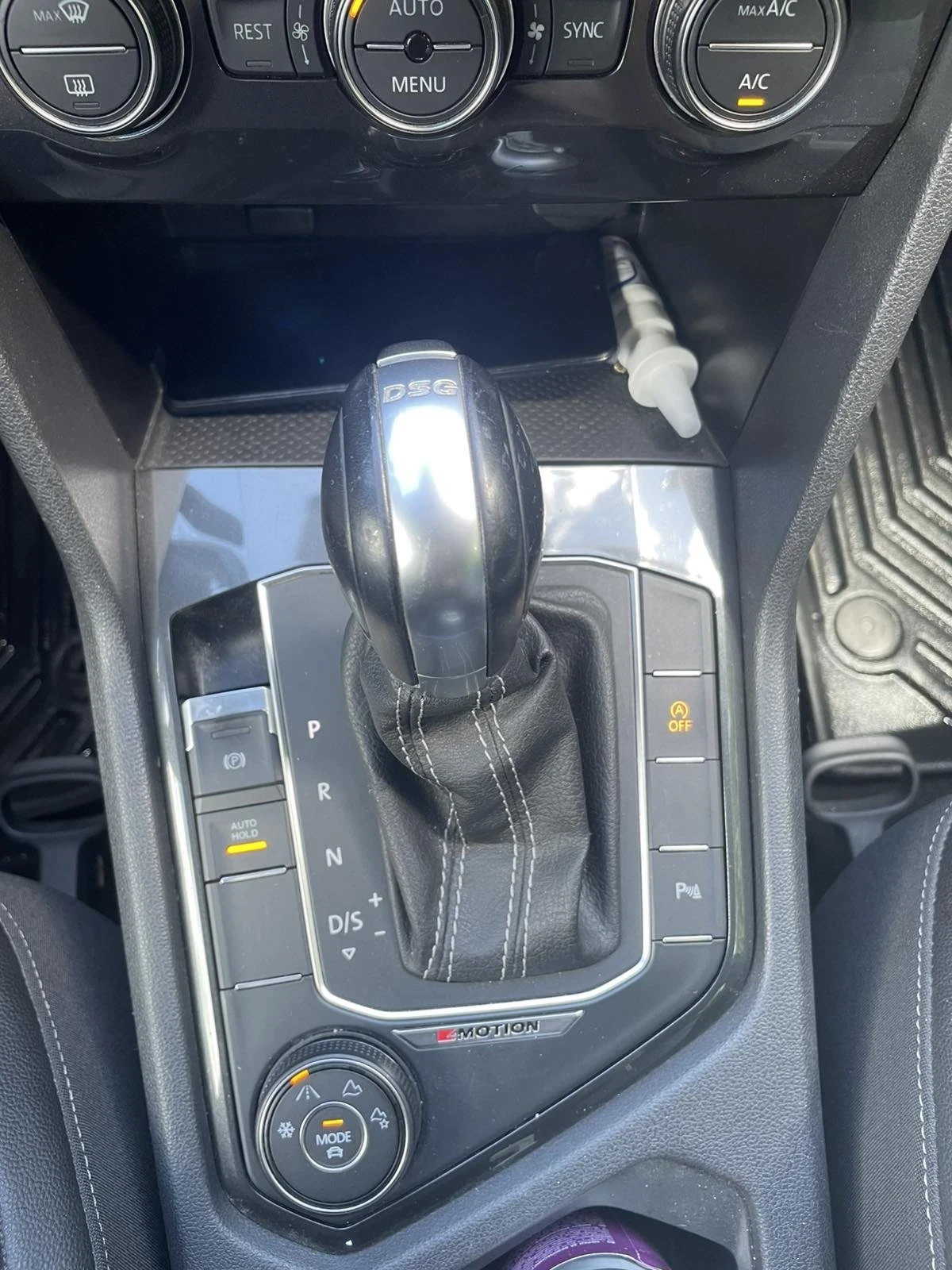 VW Tiguan R line 2.0 TDI , снимка 11 - Автомобили и джипове - 54713336