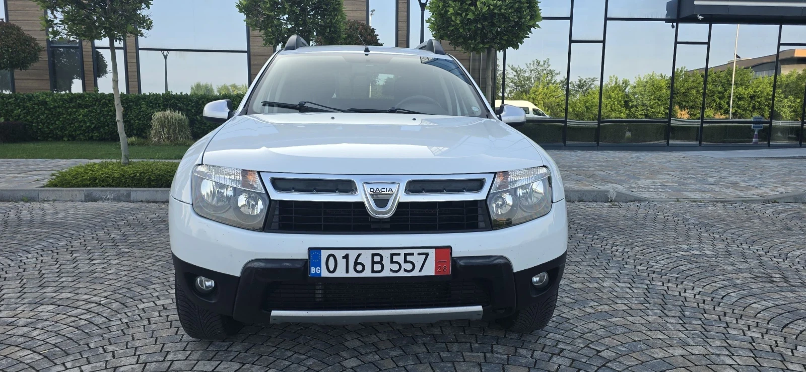 Dacia Duster 1.6 i GPL/ЛИЗИНГ/НАВИ/КАМЕРА!!!, снимка 2 - Автомобили и джипове - 54755839