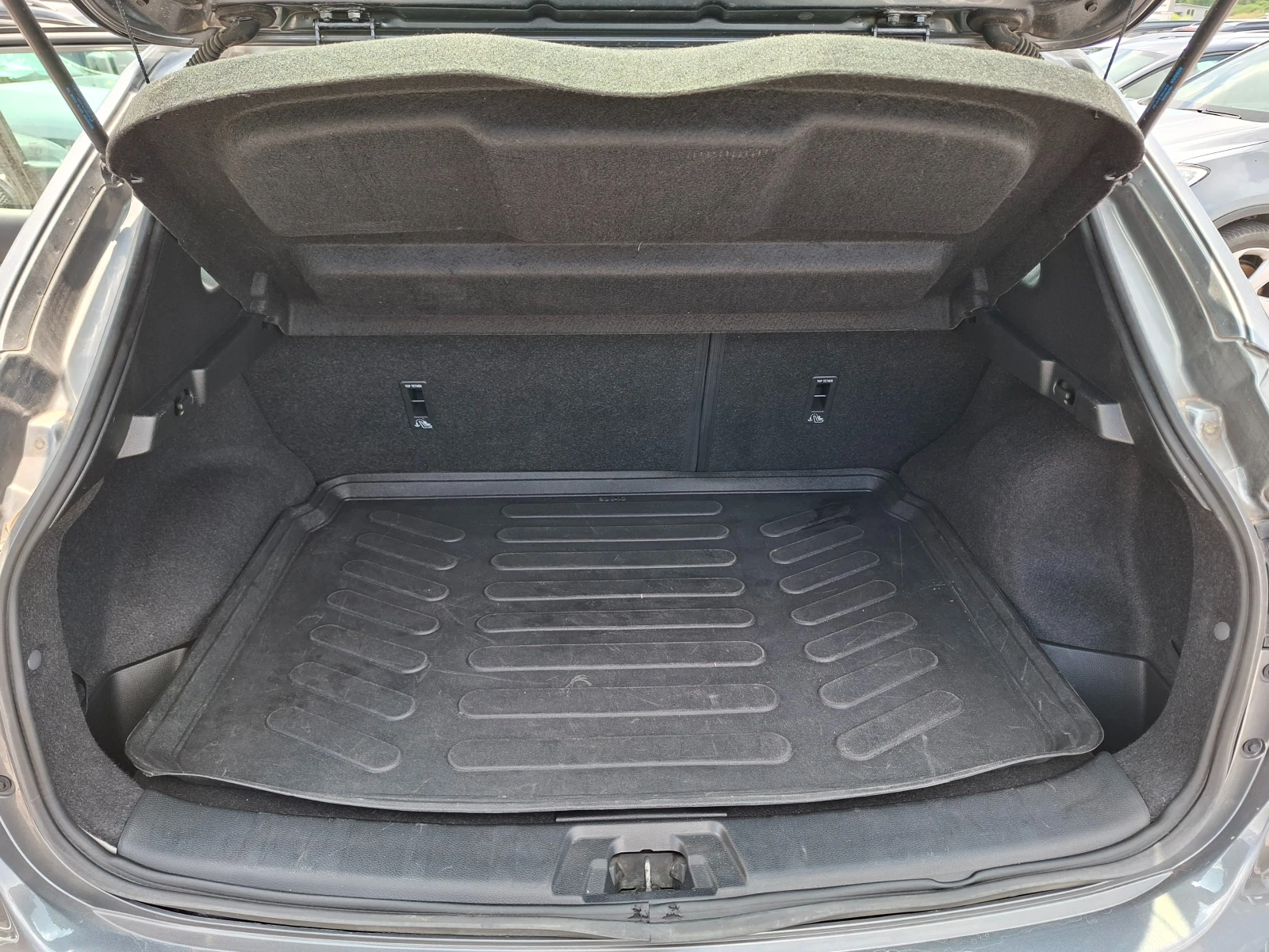 Nissan Qashqai 1.5 DCI, снимка 11 - Автомобили и джипове - 55153635