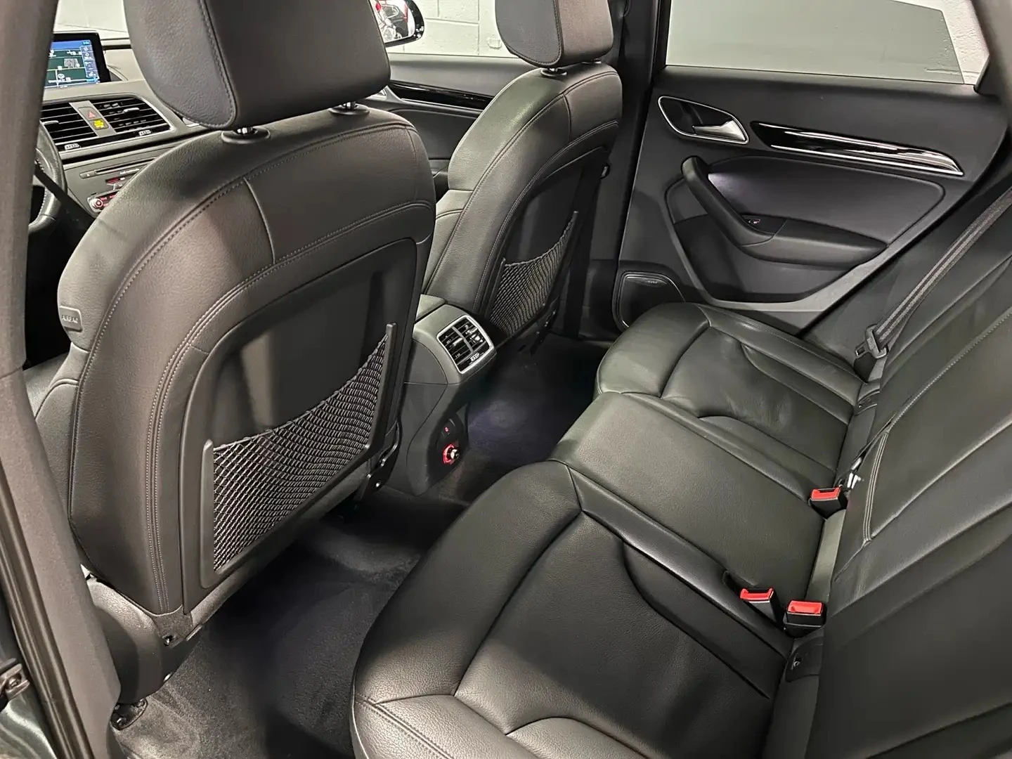 Audi Q3 TECHNIK S LINE ЦЕНА ДО БЪЛГАРИЯ АВТОКРЕДИТ, снимка 15 - Автомобили и джипове - 55504020