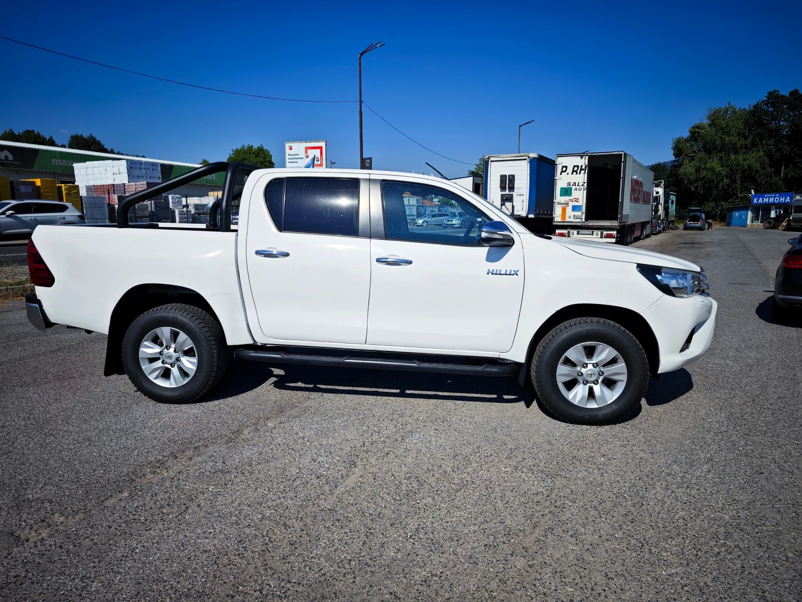 Toyota Hilux 2.4 D4D, снимка 6 - Автомобили и джипове - 55556226