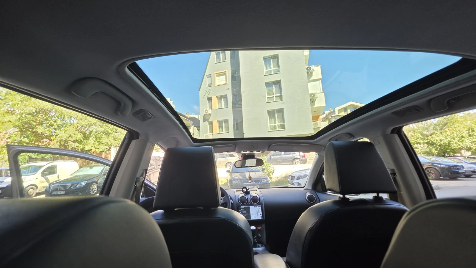 Nissan Qashqai 1.5dci, снимка 11 - Автомобили и джипове - 55980909