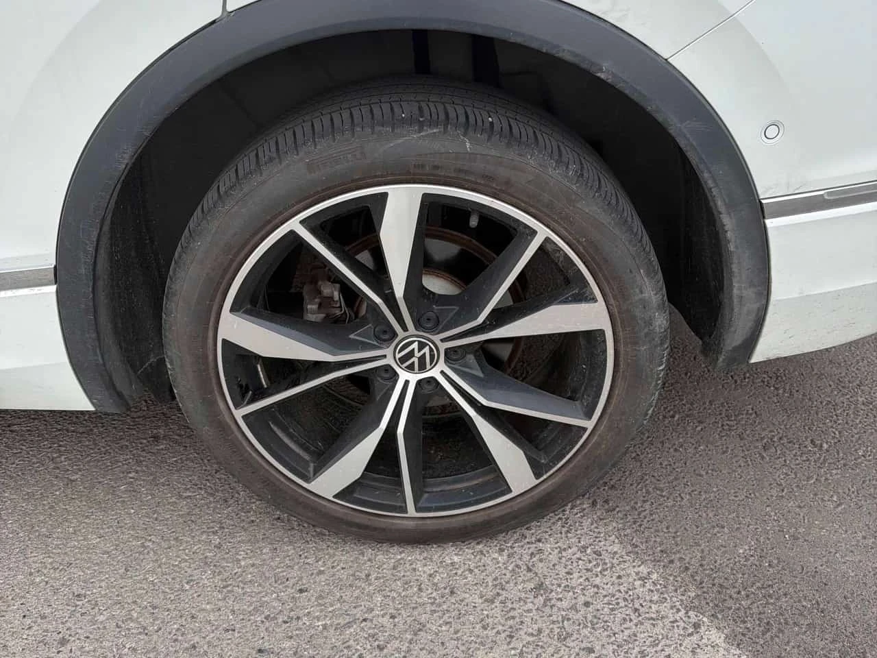 VW Tiguan / Highline R Line / БЕЗ ИНЦИДЕНТИ / АВТОКРЕДИТ, снимка 6 - Автомобили и джипове - 56288670