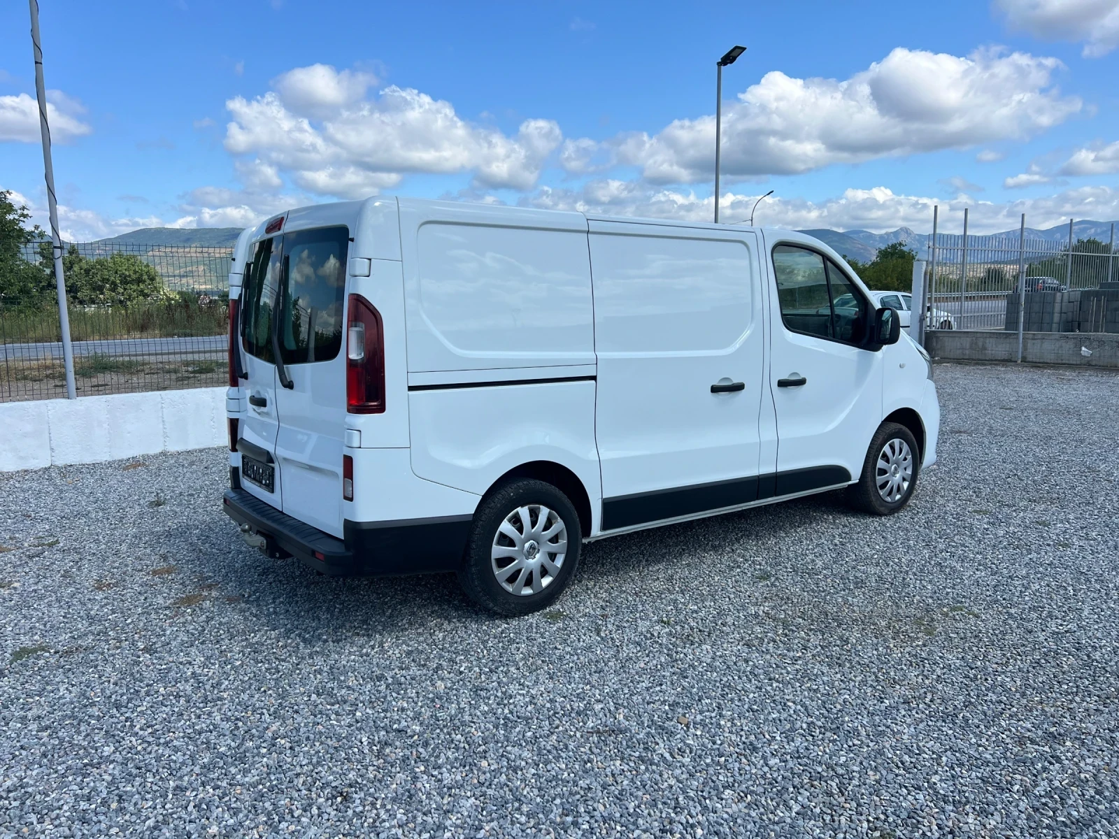 Renault Trafic, снимка 5 - Бусове и автобуси - 55396297