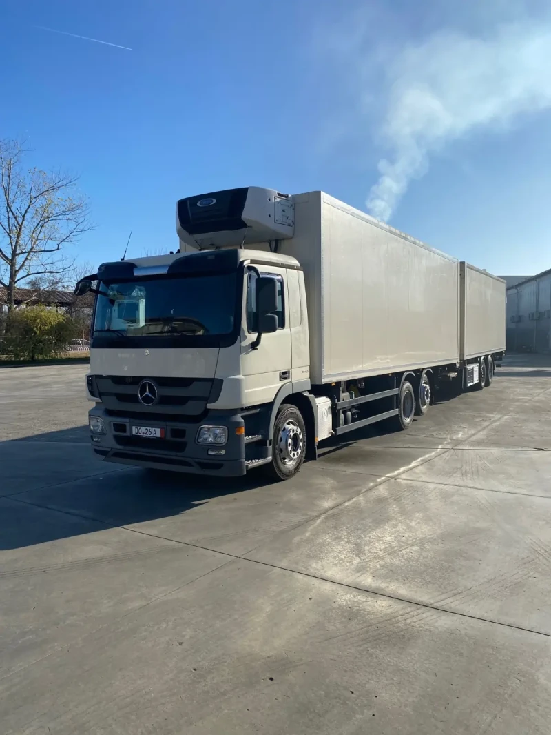 Mercedes-Benz Actros MP3-2541-Хладилен хенгер с падащ борд и преходен.