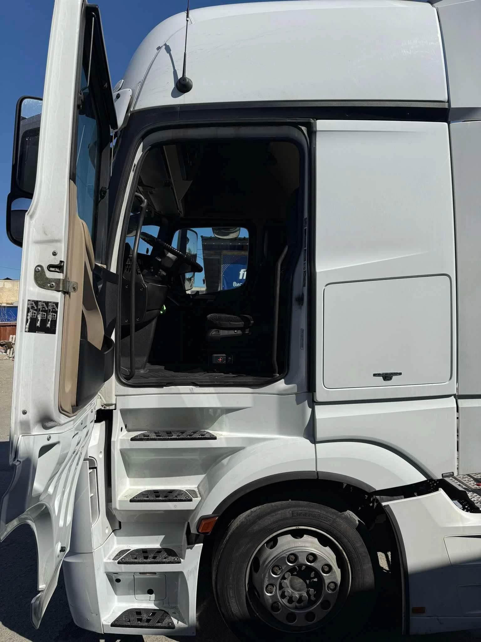 Mercedes-Benz 1842 Actros - изображение 5