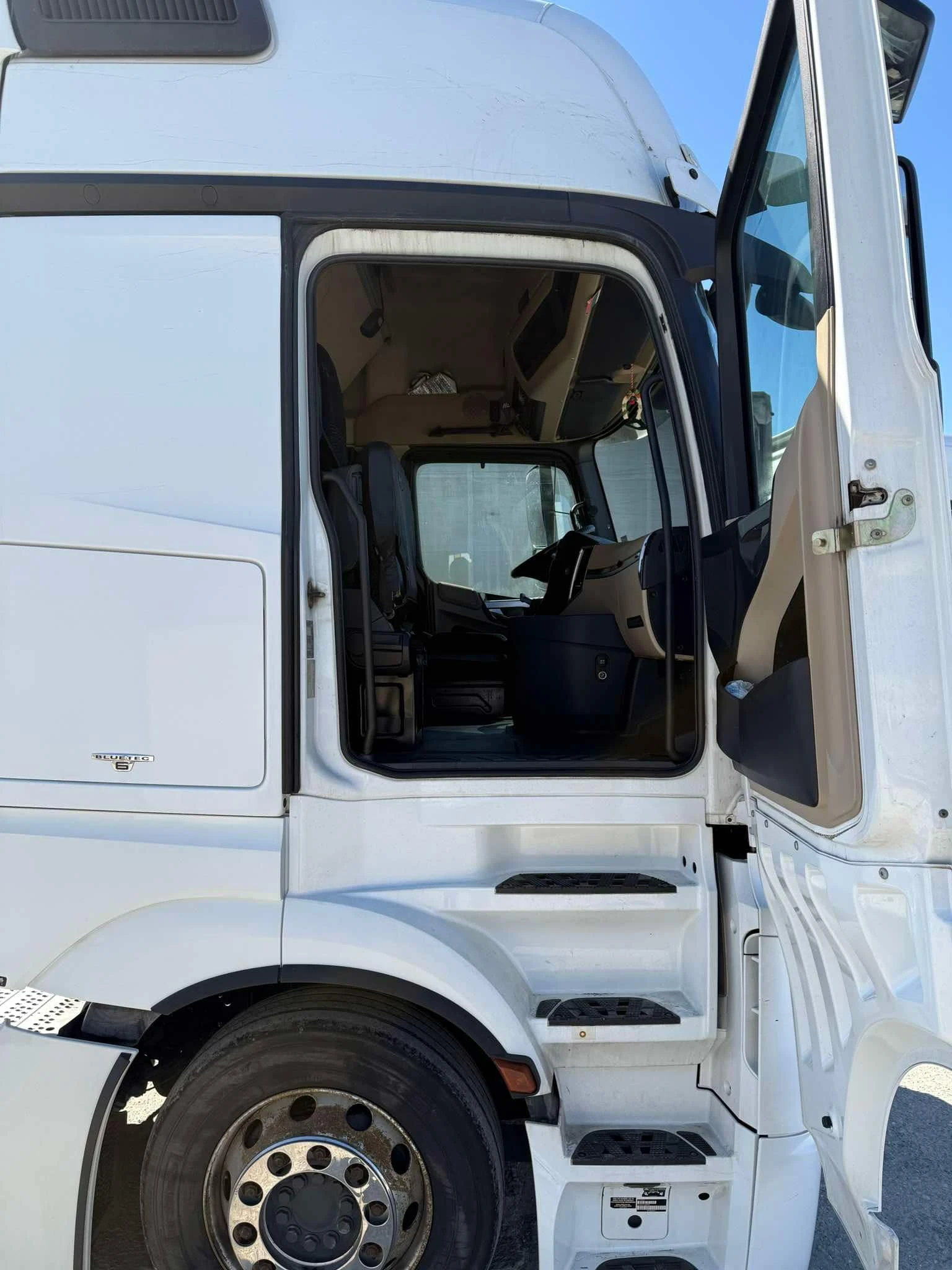 Mercedes-Benz 1842 Actros - изображение 6