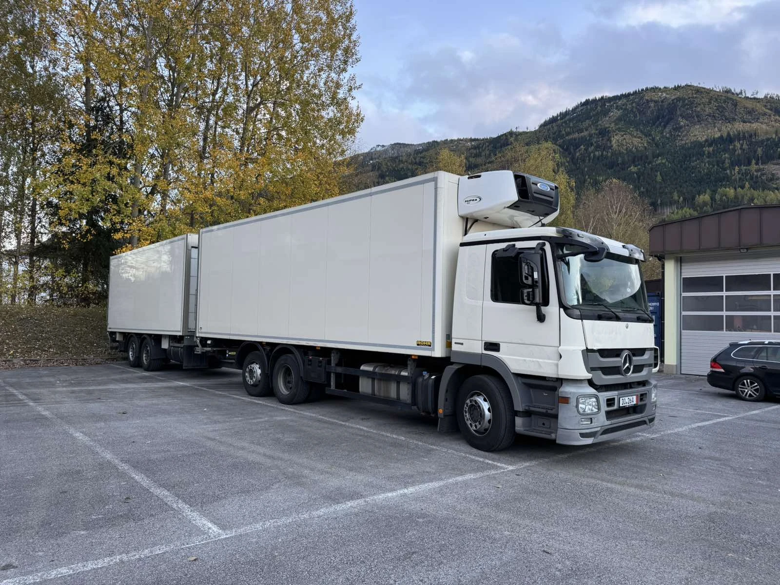 Mercedes-Benz Actros Хладилен хенгер с падащ борд и преходен. - изображение 4