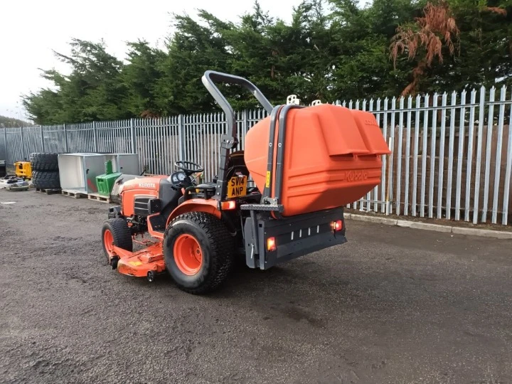 Трактор Kubota B2530, снимка 3 - Селскостопанска техника - 54330679