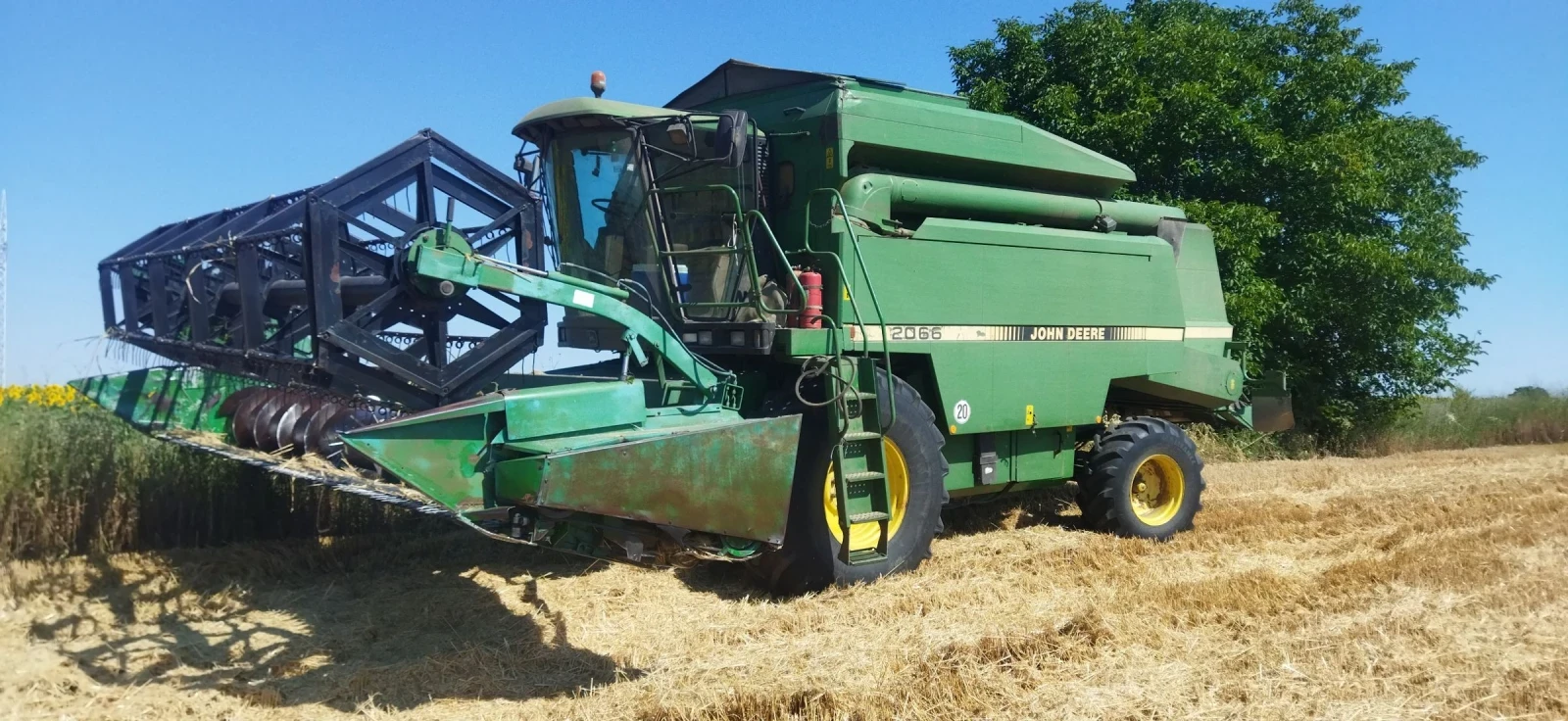 Комбайн John Deere 2066 - изображение 2