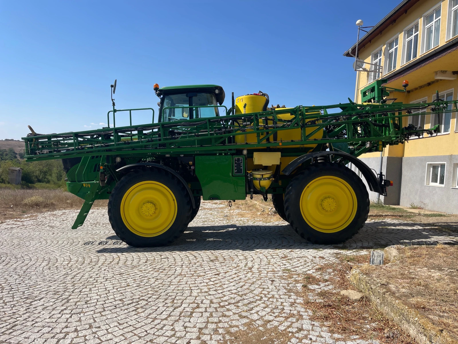 Самоходна пръскачка Друга марка JOHN DEERE R4040i 36 МЕТРА 4000 ЛИТРА ЛИЗИНГ - изображение 4