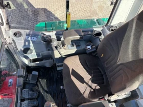 Багер Takeuchi TB235, снимка 8