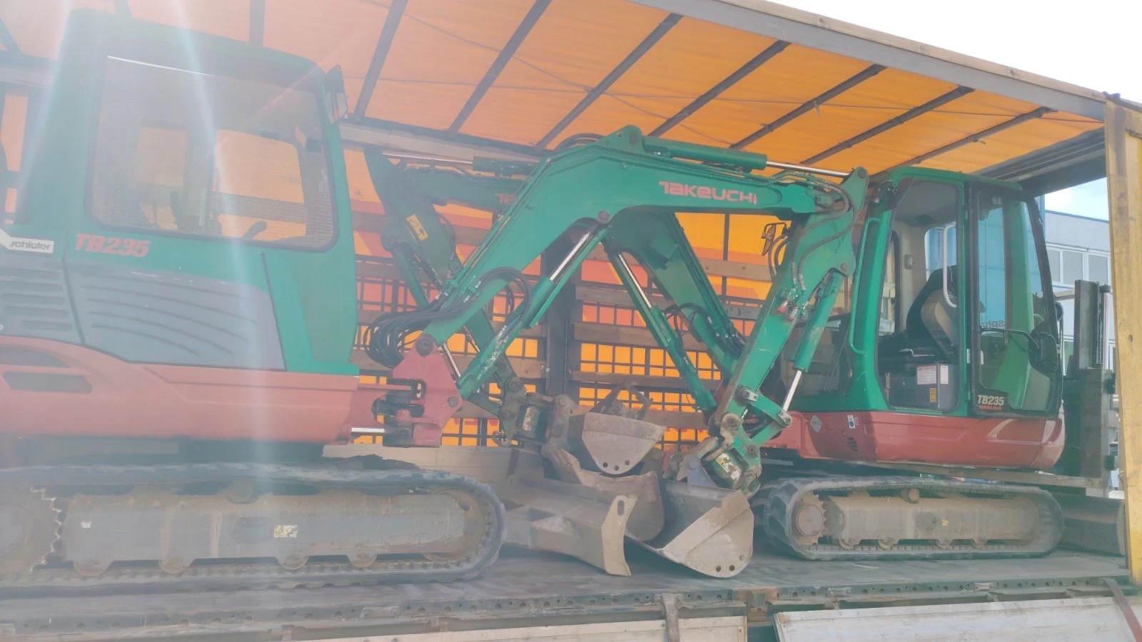 Багер Takeuchi TB235, снимка 9 - Индустриална техника - 54324784